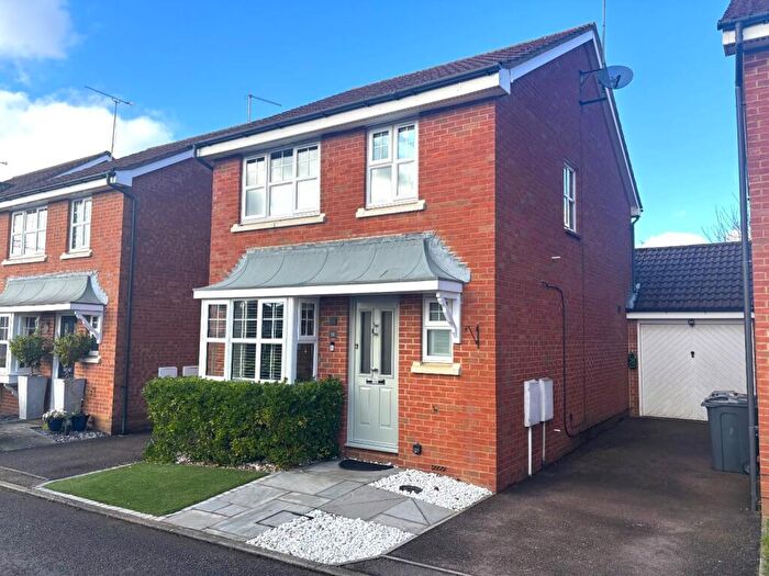 3 Bedroom Detached House For Sale In Pike End, Stevenage, SG1