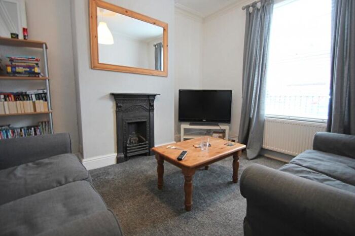 4 Bedroom Property To Rent In Carberry Terrace, Hyde Park, Leeds, LS6