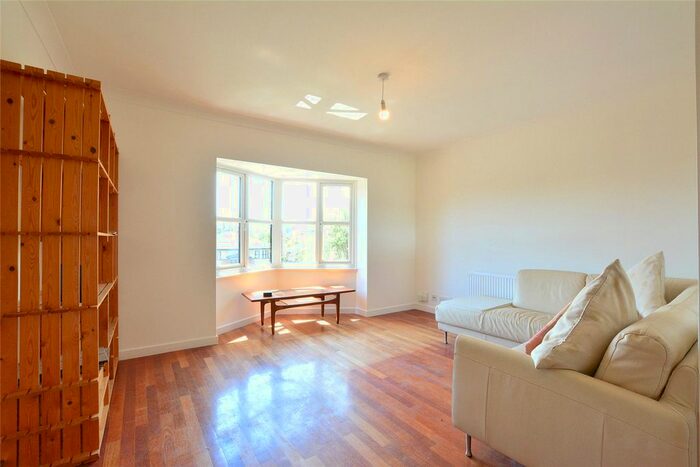 1 Bedroom Flat To Rent In Halley Gardens, Lewisham, SE13