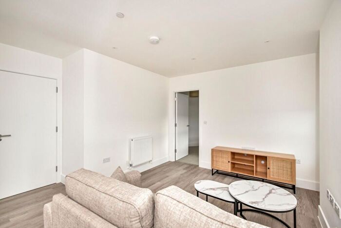 1 Bedroom Flat To Rent In Medway Street Chatham, ME4