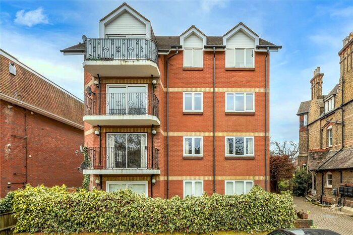 2 Bedroom Flat To Rent In Gordon Court, A The Downs, Wimbledon, SW20