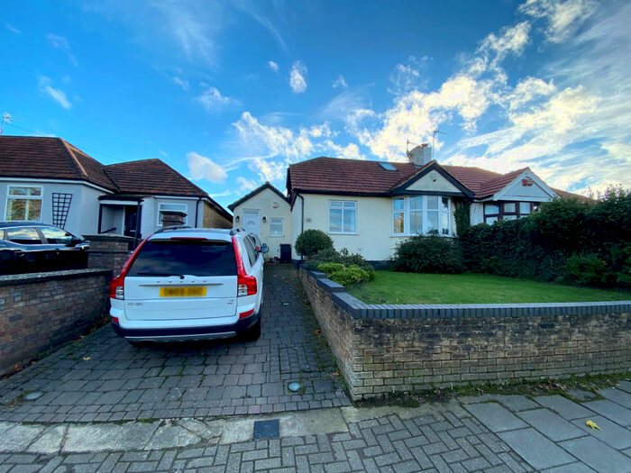 2 Bedroom Bungalow To Rent In Cockmannings Road, Orpington, BR5