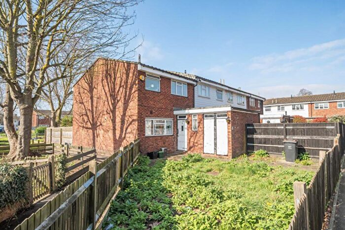 3 Bedroom Terraced House For Sale In Burham Close, Penge, London, SE20