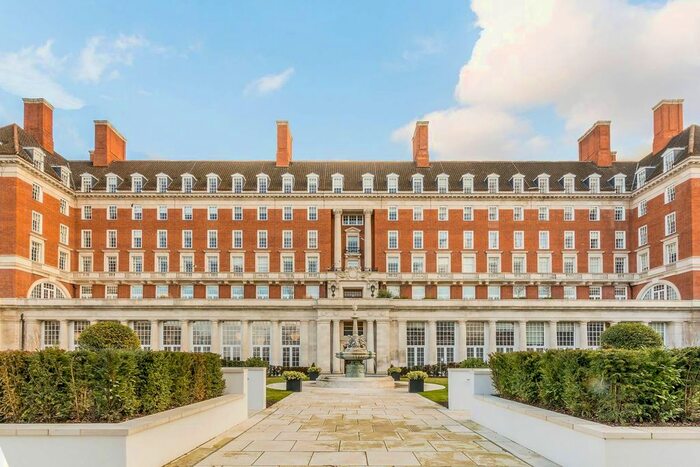 2 Bedroom Flat To Rent In Richmond Hill, Richmond, TW10