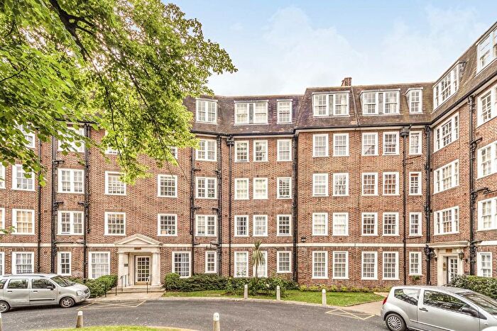 2 Bedroom Flat For Sale In Prince Arthur Road, Hampstead Village, NW3