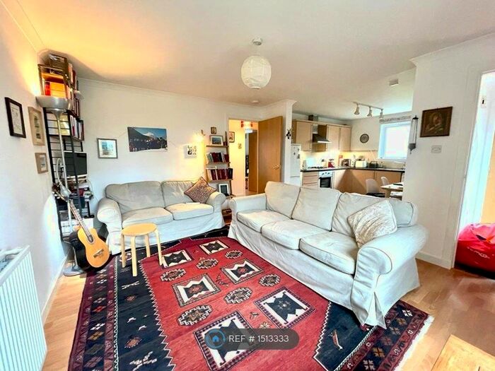 2 Bedroom Flat To Rent In Saughton Mains Street, Edinburgh, EH11