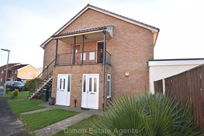 Studio For Sale In Osprey Gardens, Lee On The Solent, PO13