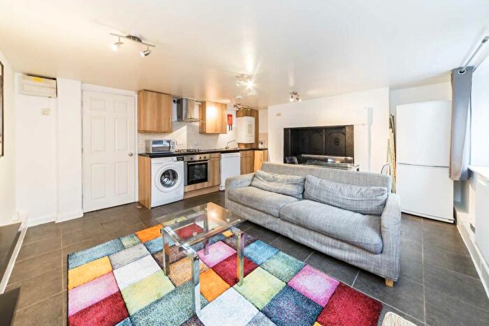 1 Bedroom Flat To Rent In Commercial Road, Shadwell, E1