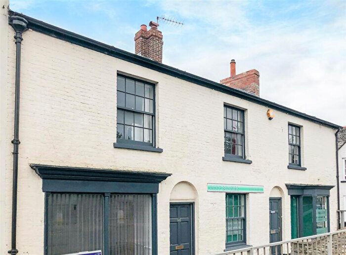 2 Bedroom Apartment To Rent In West Street, Bridport, Dorset, DT6