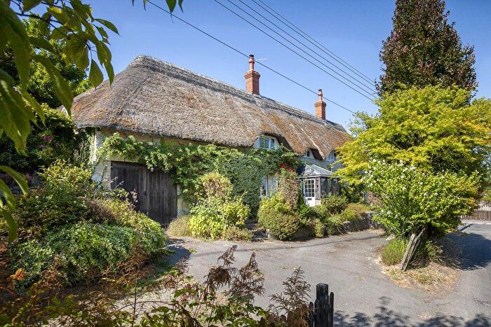 4 Bedroom Detached House For Sale In Tisbury, SP3