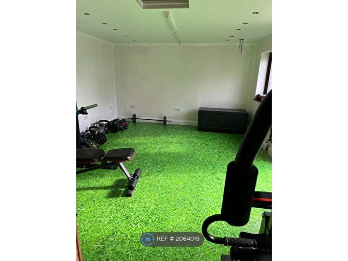 Studio To Rent In Jefferson Close, Ilford, IG2