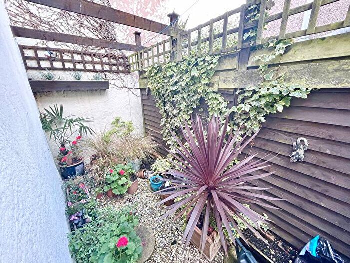 1 Bedroom Cottage For Sale In Erskine Terrace, Conwy, LL32