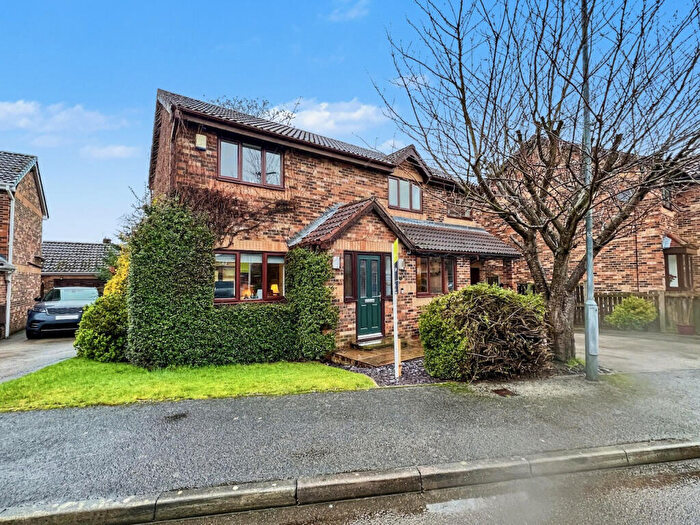 4 Bedroom Detached House For Sale In Silkstone Close, Tankersley, Barnsley, S75