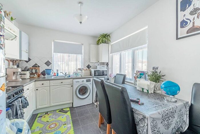 2 Bedroom Maisonette For Sale In Lowther Road, Kenton, Stanmore, HA7