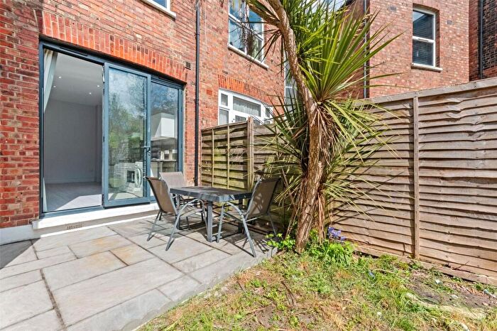 Studio To Rent In Gainsborough Road, Woodside Park, N12