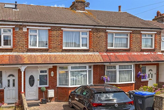 3 Bedroom Property To Rent In Chancton Close, Worthing, BN11