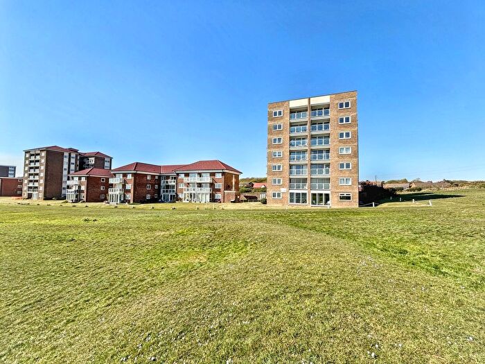 2 Bedroom Flat For Sale In Sutton Place, Bexhill-On-Sea, TN40