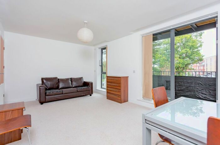 2 Bedroom Flat To Rent In Joslin Avenue, London, NW9