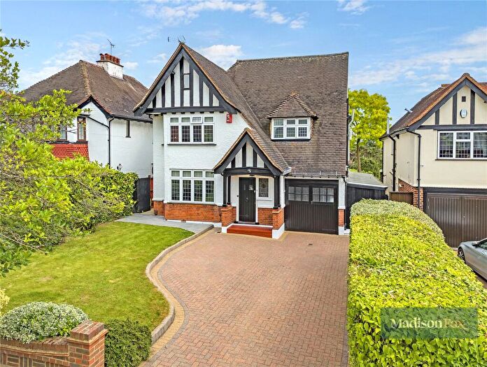 4 Bedroom Detached House For Sale In Hillcrest Road, Loughton, Essex, IG10