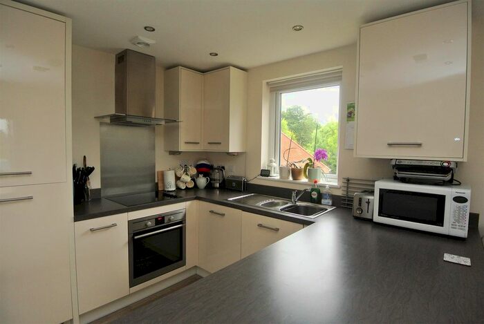 2 Bedroom Flat To Rent In Hawker Drive, Addlestone, KT15