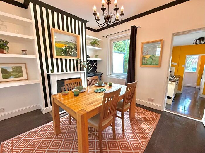 2 Bedroom Terraced House For Sale In Radnor Street, Old Town, Swindon, SN1