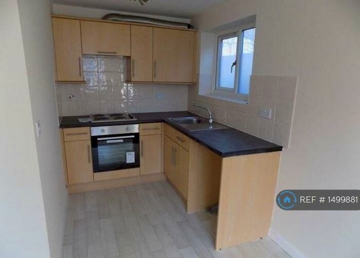 2 Bedroom Flat To Rent In Bolton Road, Bradford, BD2