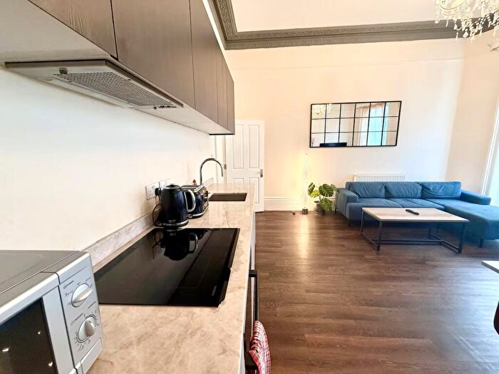 2 Bedroom Flat To Rent In Eaton Place, Kemptown, Brighton, BN2