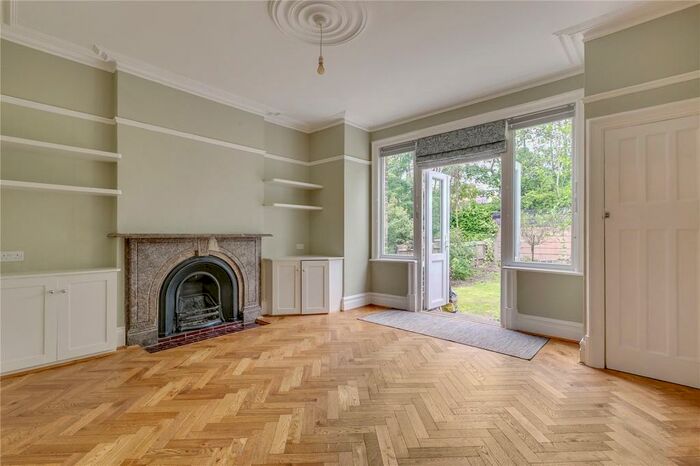 3 Bedroom Apartment To Rent In St. Pauls Avenue, London, NW2