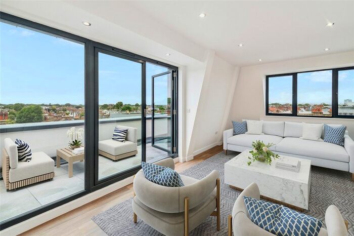 1 Bedroom Flat To Rent In Disraeli Road, Putney Hill, SW15