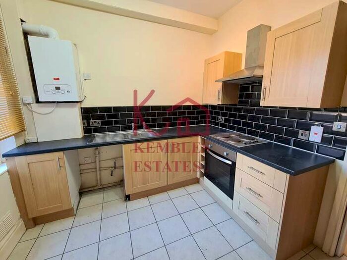 1 Bedroom Flat To Rent In Ground Floor Flat, Coronation Road, DN4