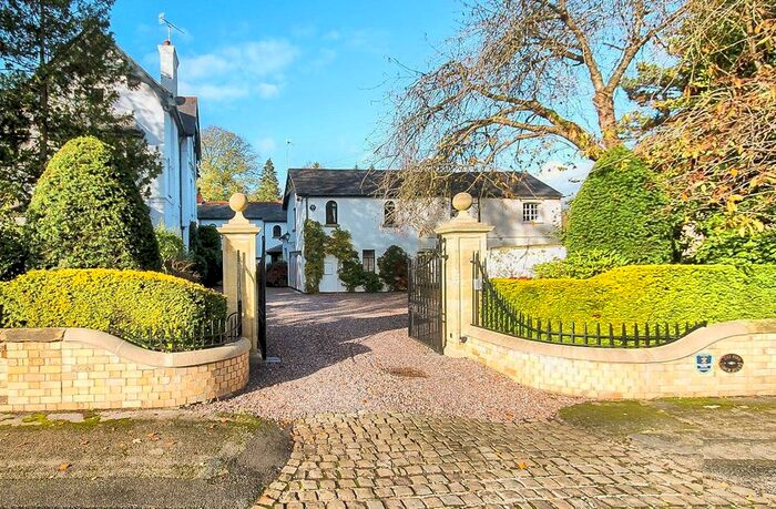 5 Bedroom Link Detached House For Sale In Parkfield Road, Knutsford, Cheshire, WA16