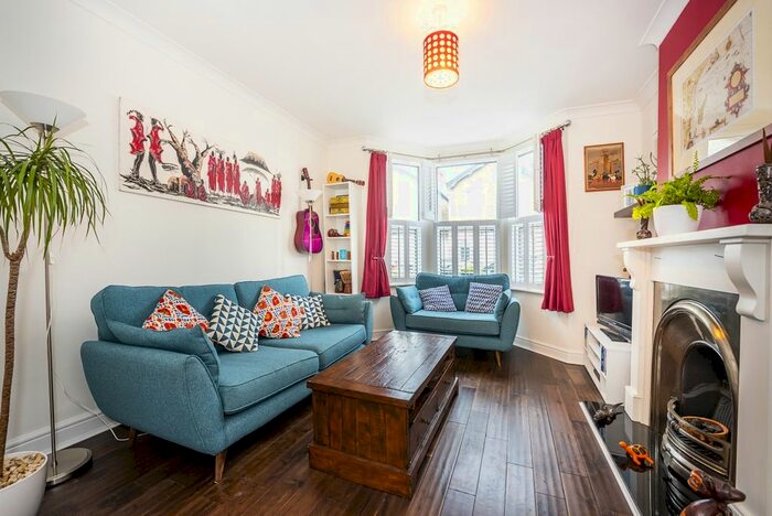 3 Bedroom Detached House To Rent In Caversham Road, Kingston Upon Thames, KT1