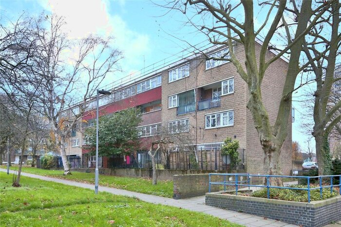 3 Bedroom Flat To Rent In Albert Road, London, N15