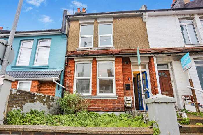 4 Bedroom House To Rent In Bear Road, Brighton, BN2