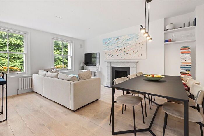 2 Bedroom Flat For Sale In Warwick Road, London, SW5