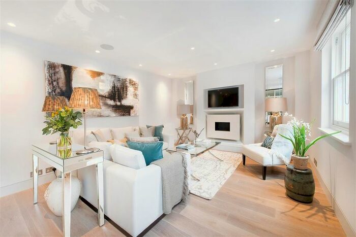 4 Bedroom Flat To Rent In Pavilion Road, London, SW1X