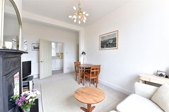 2 Bedroom Apartment To Rent In Cyril Mansions, Prince Of Wales Drive, London, SW11