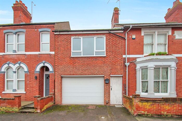 1 Bedroom Flat To Rent In Essex Road, Rushden, NN10