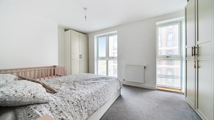1 Bedroom Flat For Sale In Halewood Way, Rainham, RM13