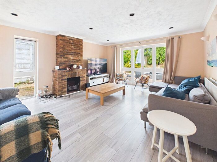 5 Bedroom Bungalow To Rent In Hampton Road, Twickenham, TW2