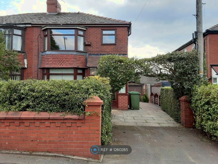 3 Bedroom Semi-Detached House To Rent In Haven Lane, Oldham OL4