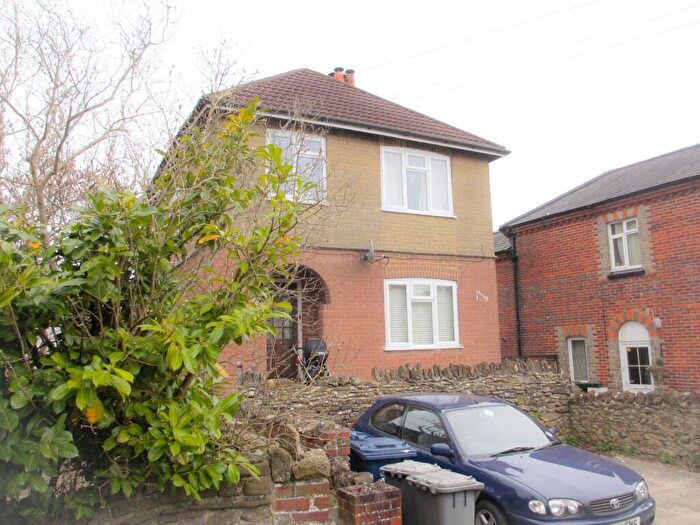1 Bedroom Flat To Rent In Farncombe Street, Godalming, GU7