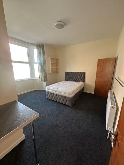 5 Bedroom Semi-Detached House To Rent In Hepburn Road, Bristol, BS2