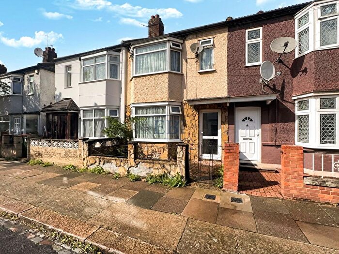3 Bedroom Terraced House For Sale In Varley Road, London, E16