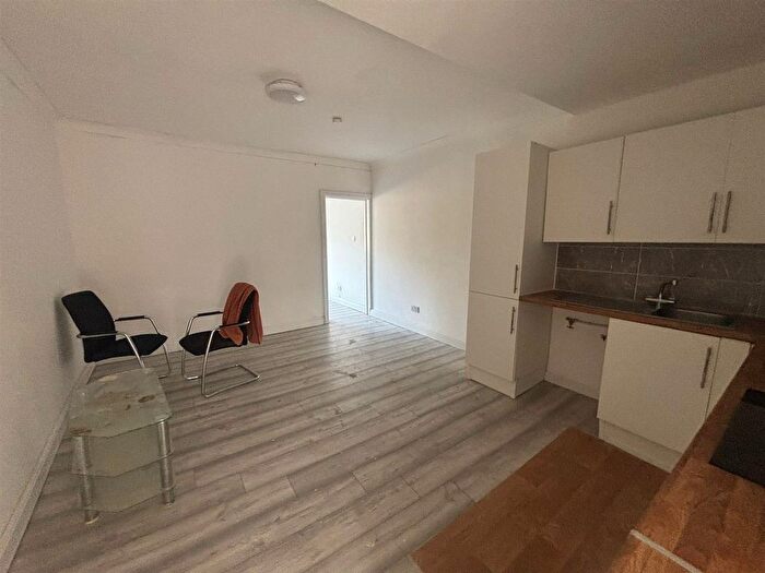 1 Bedroom Flat To Rent In Carters Green, West Bromwich, B70
