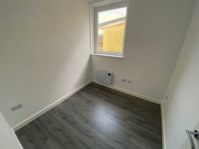 2 Bedroom Apartment To Rent In Pontygwaith, Ferndale, CF43