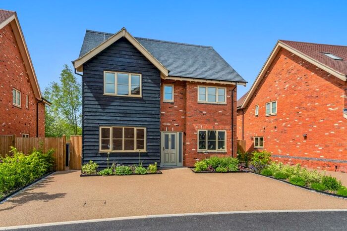 5 Bedroom Detached House For Sale In The Old Brickyard, Whitchurch, Aylesbury, HP22