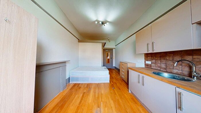 Studio To Rent In Belsize Avenue, London, NW3