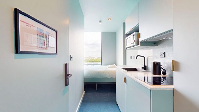 Studio To Rent In Uxbridge Road, Hayes, UB4