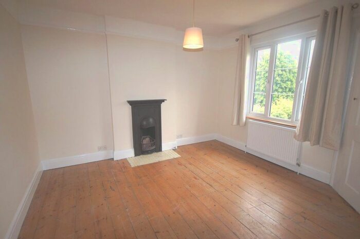 3 Bedroom Property To Rent In Riverway, London, N13